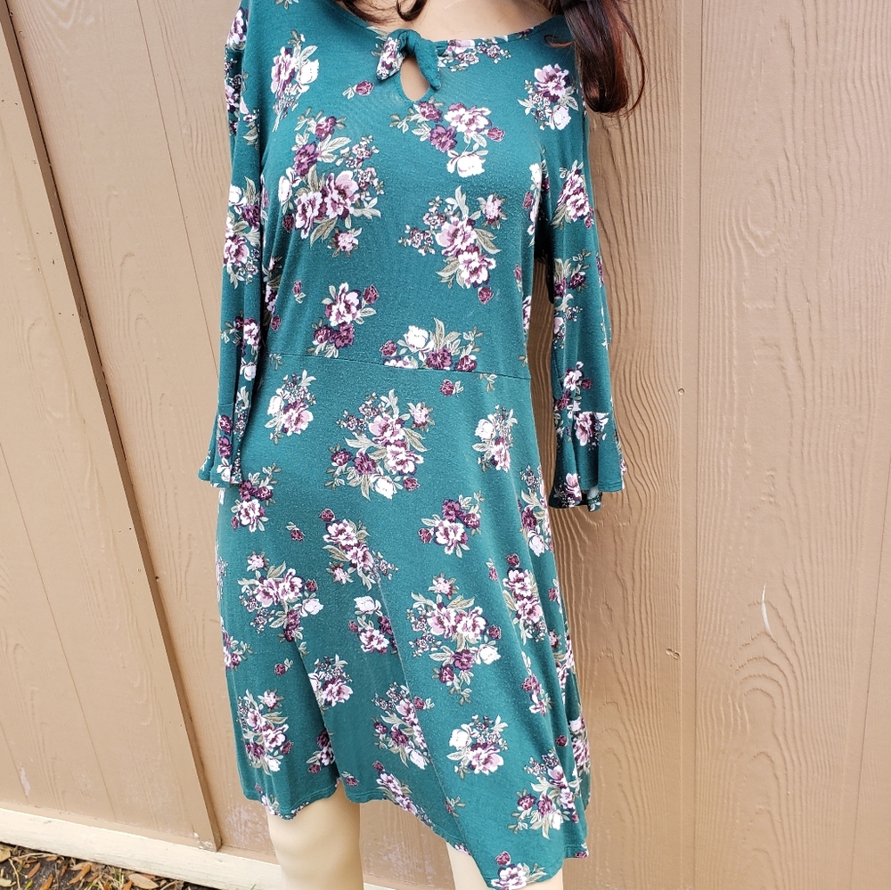 Green floral print dress, size Large, 3-qtr sleeve